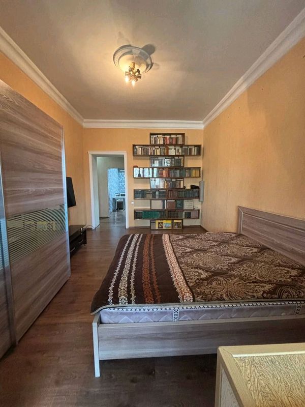 Продается Чиланзар 2 2комн. Высокопатолочка. Продается Чиланзар 2 2комн. Высокопатолочка.