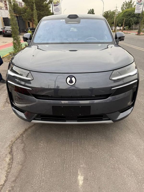 Denza N9 Flagship PHEV гибрид фулл в наличии Denza N9 Flagship PHEV гибрид фулл в наличии