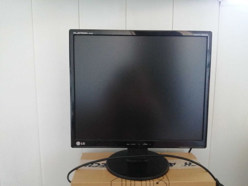 Монитор LG 19 Дюймов FlatronL1942S Монитор LG 19 Дюймов FlatronL1942S