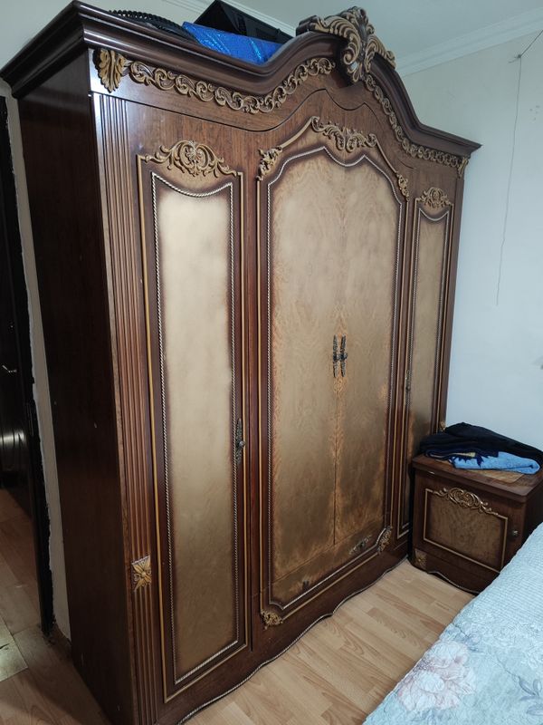 Продам спальний гарнитур. Состояние б/у. Продам спальний гарнитур. Состояние б/у.