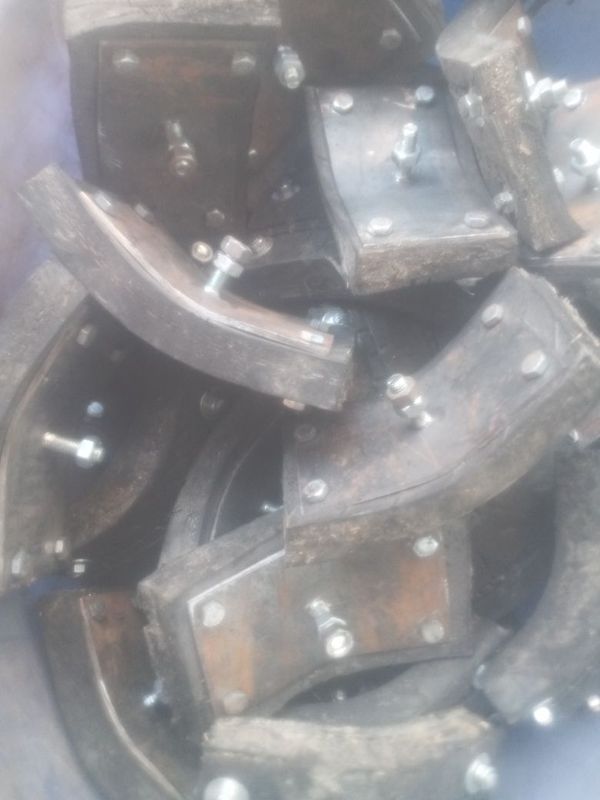Isuzu yuk aftomobillari uchun podrisornik ushkaga podushkacha Isuzu yuk aftomobillari uchun podrisornik ushkaga podushkacha
