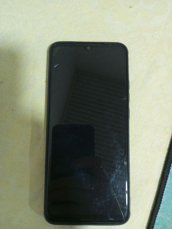Poco C40, 4/64GB. Poco C40, 4/64GB.
