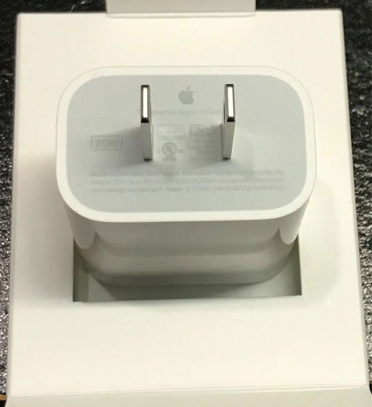 Зарядка 20 вт для iphone /13/14/15/16 pro и pro max из США Зарядка 20 вт для iphone /13/14/15/16 pro и pro max из США