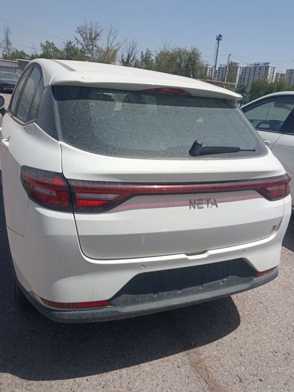 Byd e2 Luxury natarusga tayyor