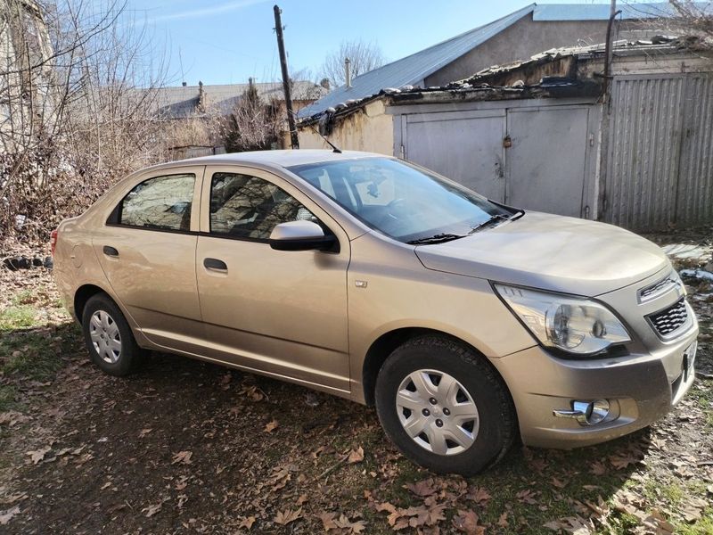 Продается Машина в отличном состоянии 2013 года выпуска Chevrolet