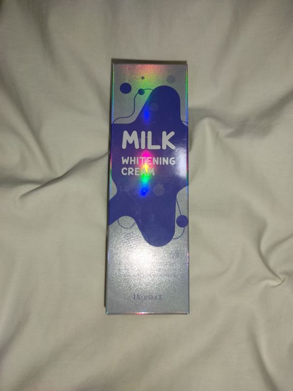 Осветляющий крем для лица DEOPROCE MILK WHITENING CREAM.
