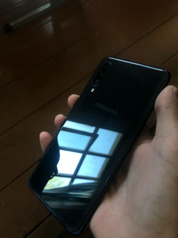 samsung au 2018  narxi 750