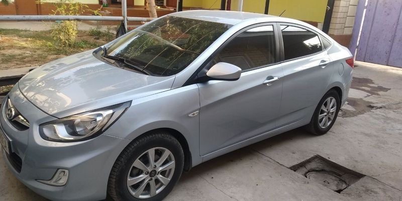 Hyundai Accent 2011. 1.6. avtomat.