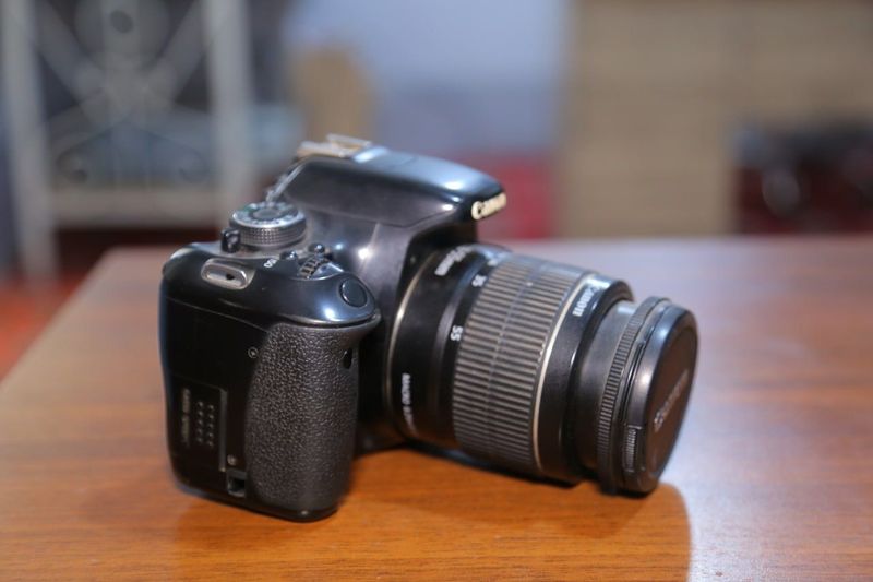 Canon 600D sotiladi