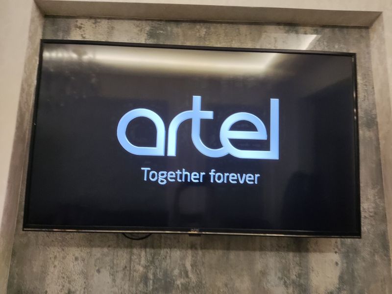 Продам 2 б/у телевизора Artel 44" диагональ!.