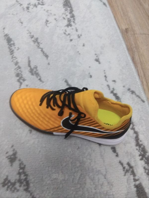 nike magista sarakanoshka