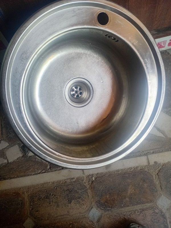 Rakvina sotiladi Rakvina sotiladi