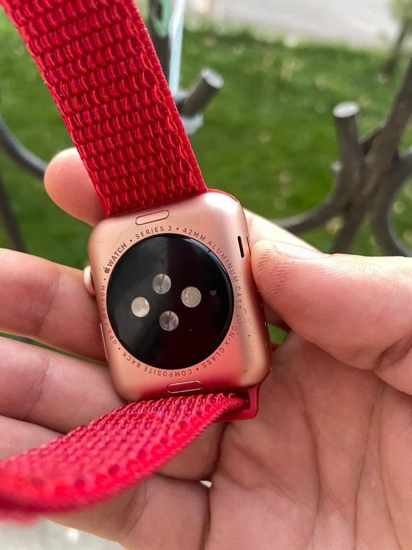 Продам apple watch series 3 42mm 8gb Продам apple watch series 3 42mm 8gb