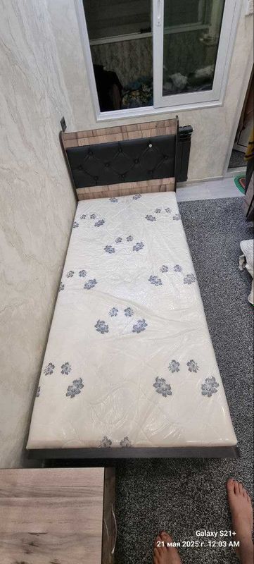 Krovat + matras sotiladi Krovat + matras sotiladi
