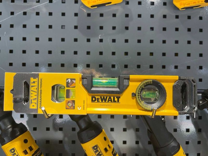 Уровень DEWALT ТОРПЕДО 25см DWHT0-43003 Уровень DEWALT ТОРПЕДО 25см DWHT0-43003