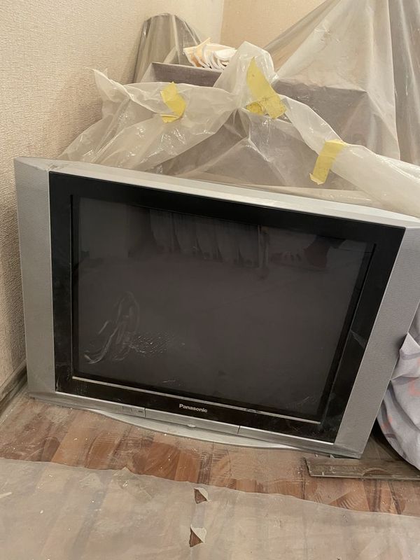 Телевизор сотилади Panasonic