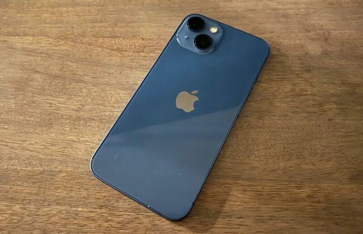 iPhone 13 • 128GB • Dark Blue iPhone 13 • 128GB • Dark Blue