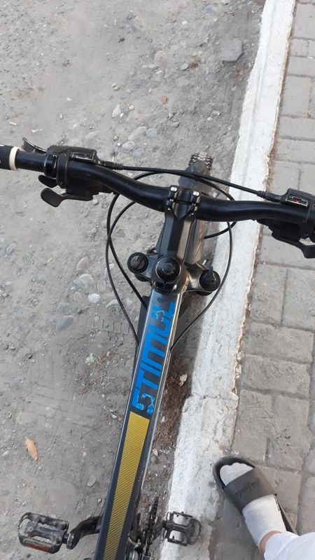 Срочно продам хороший горный велосипед Срочно продам хороший горный велосипед