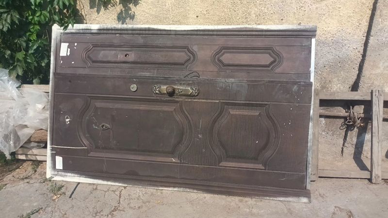 Тймир эшик сотилади холати яхши Тймир эшик сотилади холати яхши
