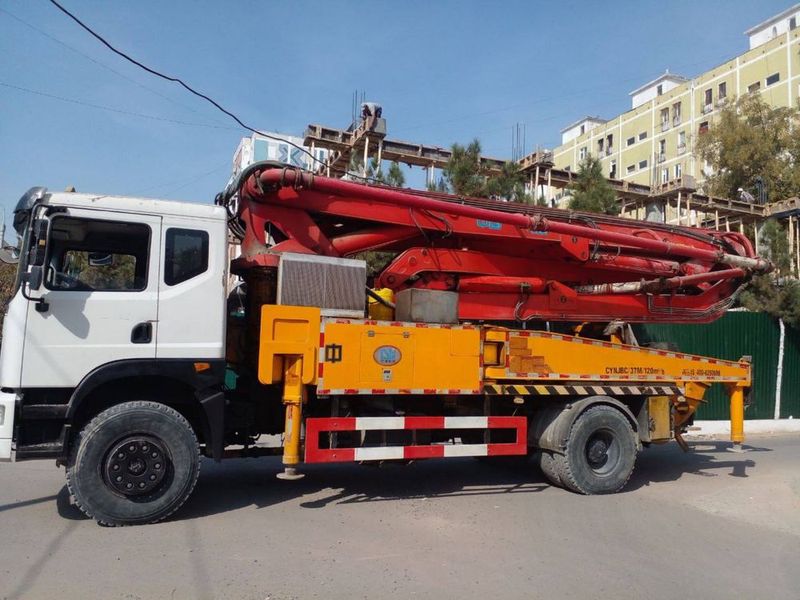 Автобетононасос Dongfen SANY 37 метр Автобетононасос Dongfen SANY 37 метр