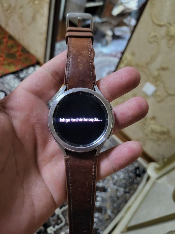 Galaxy watch4. 46mm silver Galaxy watch4. 46mm silver