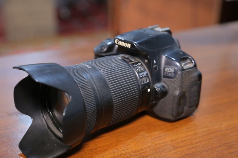 Canon 650D sotiladi