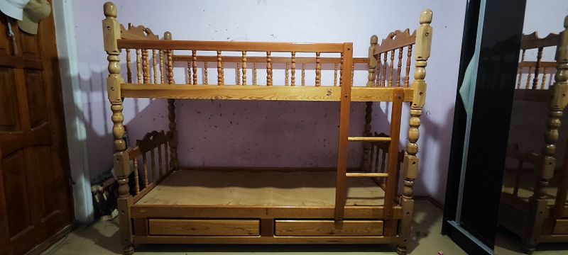 Двухъярусная кровать Двухъярусная кровать