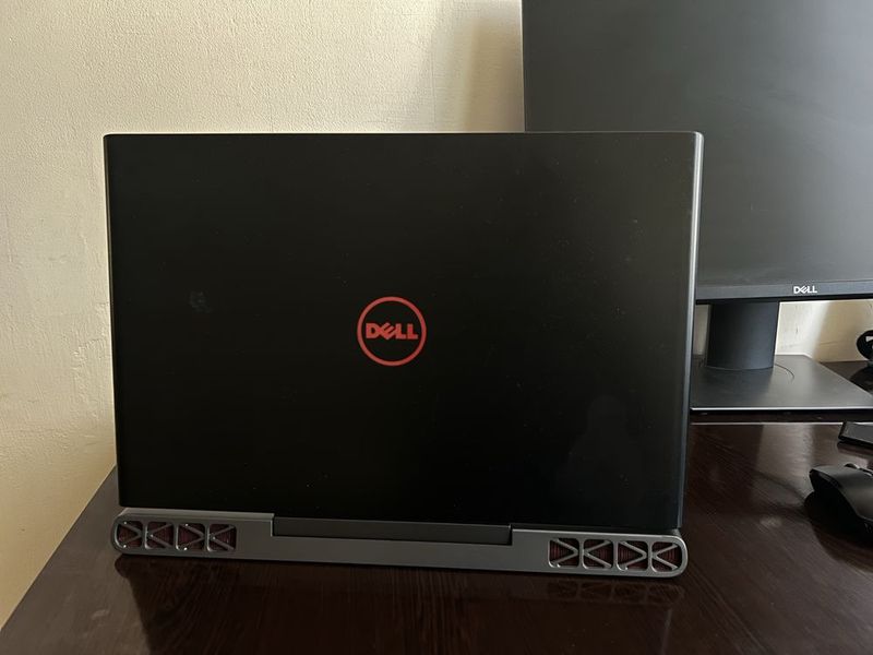 Dell inspiron 15 7000 Core i7. 7 th Dasturlash, IT, igra.