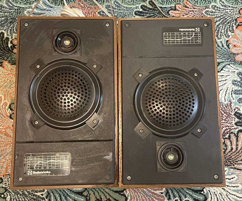 Продаются винтажные колонки Radiotehnika и другие