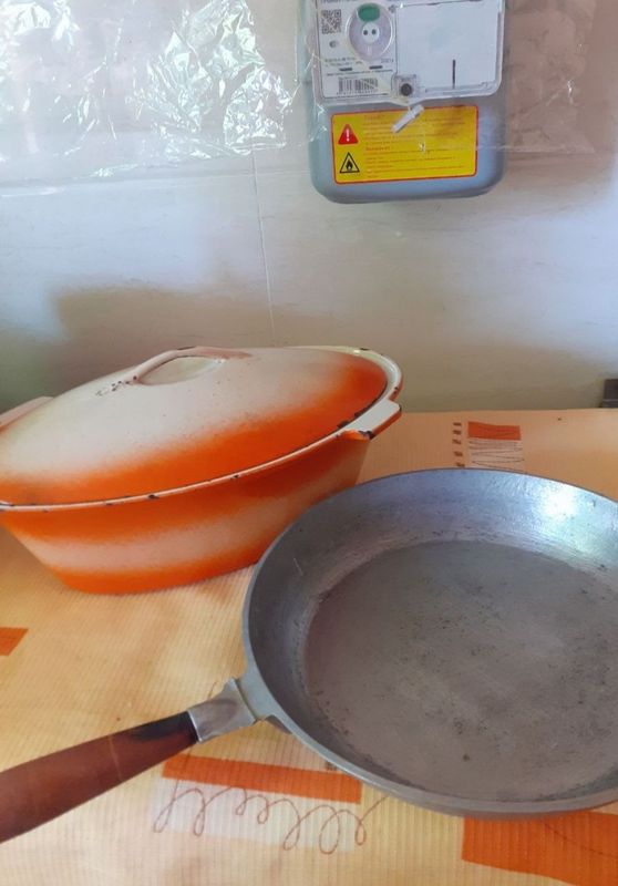 Казан чугунный и скавародка Казан чугунный и скавародка