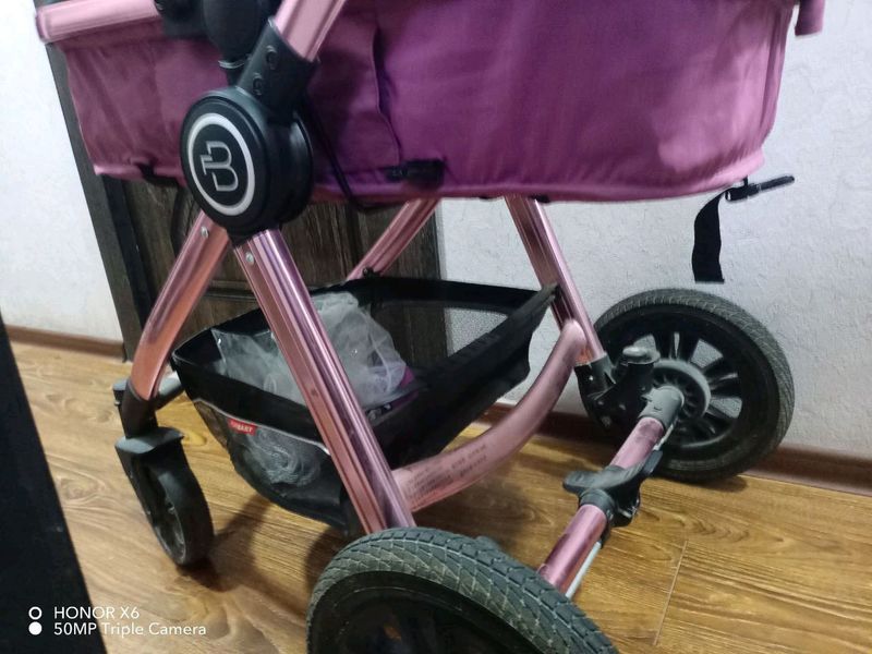 Стильная детская коляска ForBaby Стильная детская коляска ForBaby