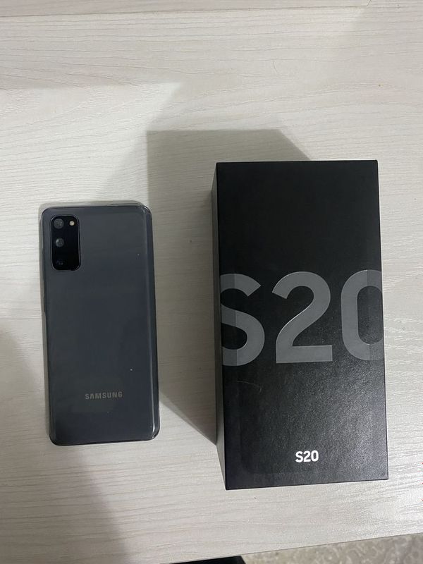 Sansung S 20 vietnam karobka dacumenti bor 2 ta simkartali Sansung S 20 vietnam karobka dacumenti bor 2 ta simkartali
