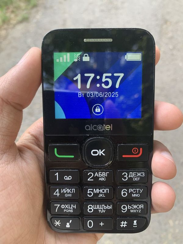 Alcatel telefon sotiladi Alcatel telefon sotiladi