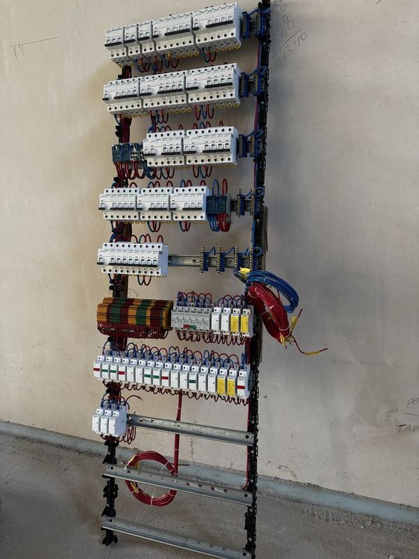 Elektromontaj ishlarini bajaaramiz Elektromontaj ishlarini bajaaramiz