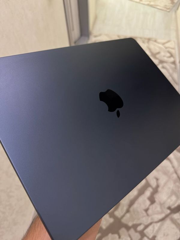 Macbook Air M3 13 duym 8/256gb Macbook Air M3 13 duym 8/256gb