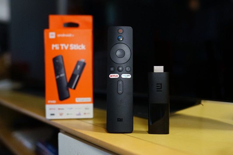 Xiaomi / Приставка Смарт ТВ / Mi tv stick