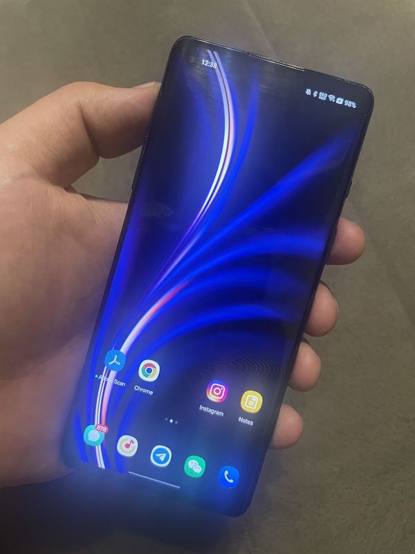 OnePlus 8 gamer style phone