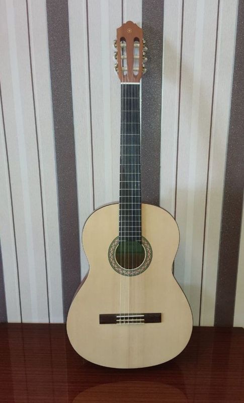 Продаётся гитара Yamaha C40M Продаётся гитара Yamaha C40M