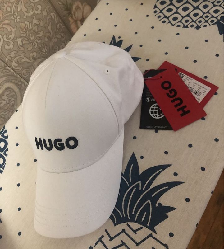 Продам мужскую кепку HUGO!