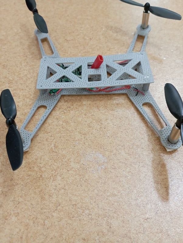 Mini dron.qoʻl mehnati Mini dron.qoʻl mehnati