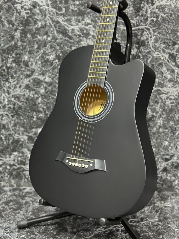Gitara akustika skidka Gitara akustika skidka