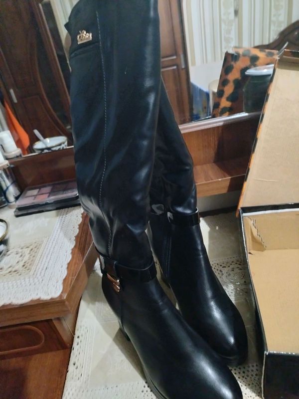mehli etik yangi 38 razmer kiyilmagan mehli etik yangi 38 razmer kiyilmagan