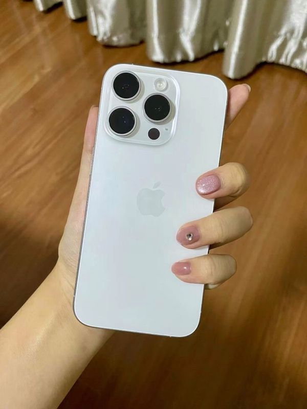 iPhone 14 Pro white