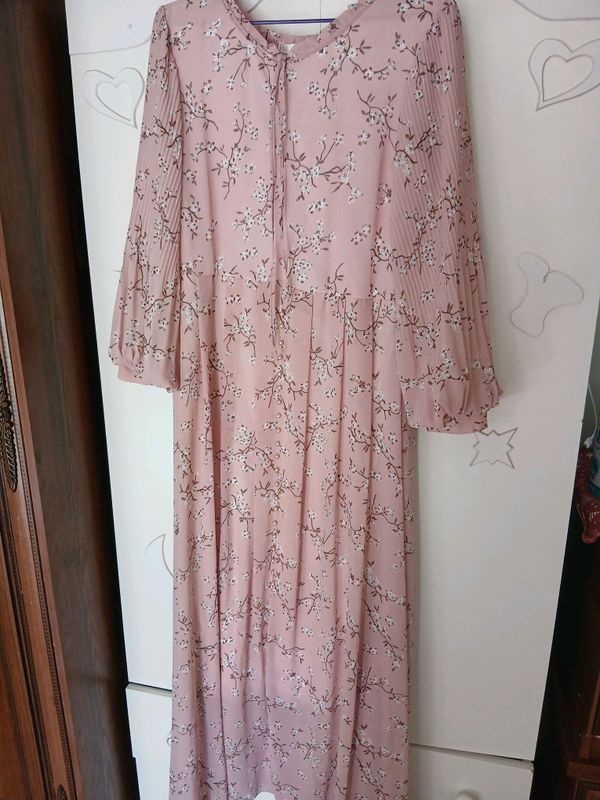 shifoʻn koʻylak 1 marta kiyilgan 200 minga sotilad