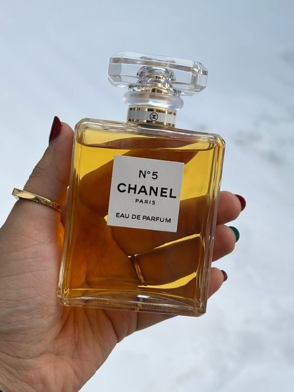 CHANEL N°5 parfume