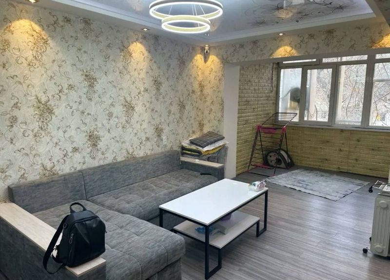 Ш.Руставели Продаётся 2/3/4 Братские срочна
