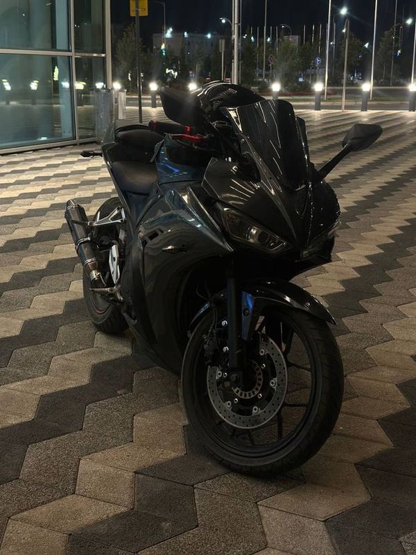 Мотоцикл 400cc Kawasaki Monster 4 Мотоцикл 400cc Kawasaki Monster 4