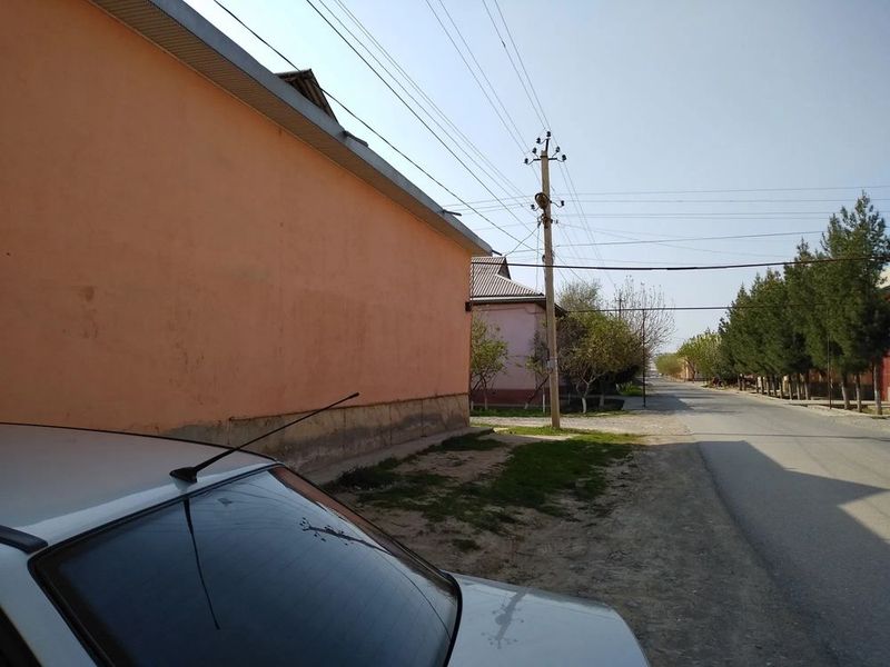 Zilol mahallasi 8 avtobus yoʻlida joylashgan hovli sotiladi!
