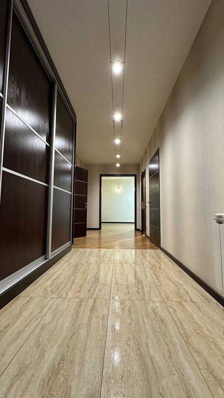 110 кв.м Метро Х.Олимджана Дархан 1600 $ 110 кв.м Метро Х.Олимджана Дархан 1600 $