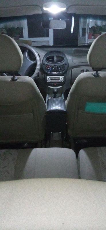 Lada Kalina sotiladi Lada Kalina sotiladi